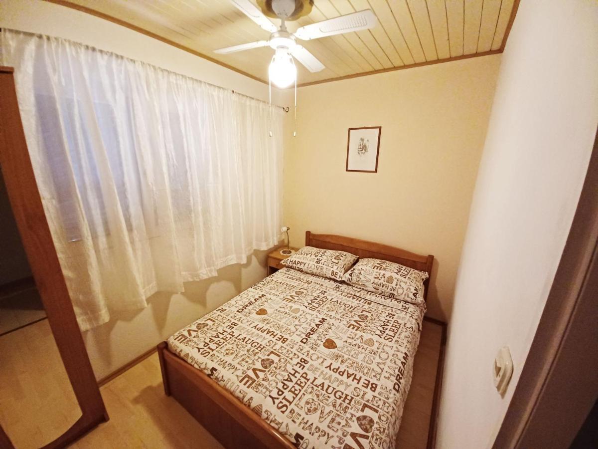Apartments Carmen Vinišće 外观 照片