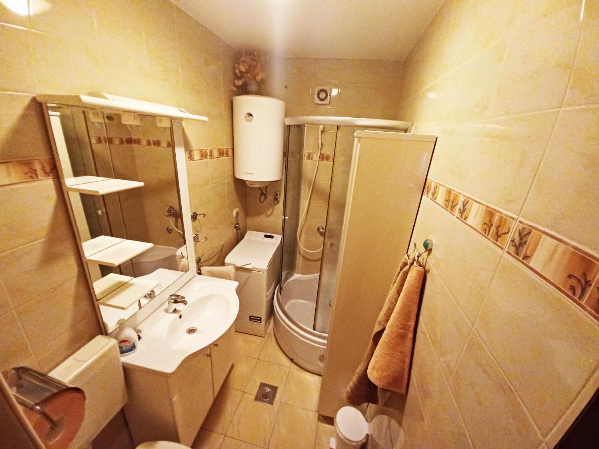 Apartments Carmen Vinišće 外观 照片