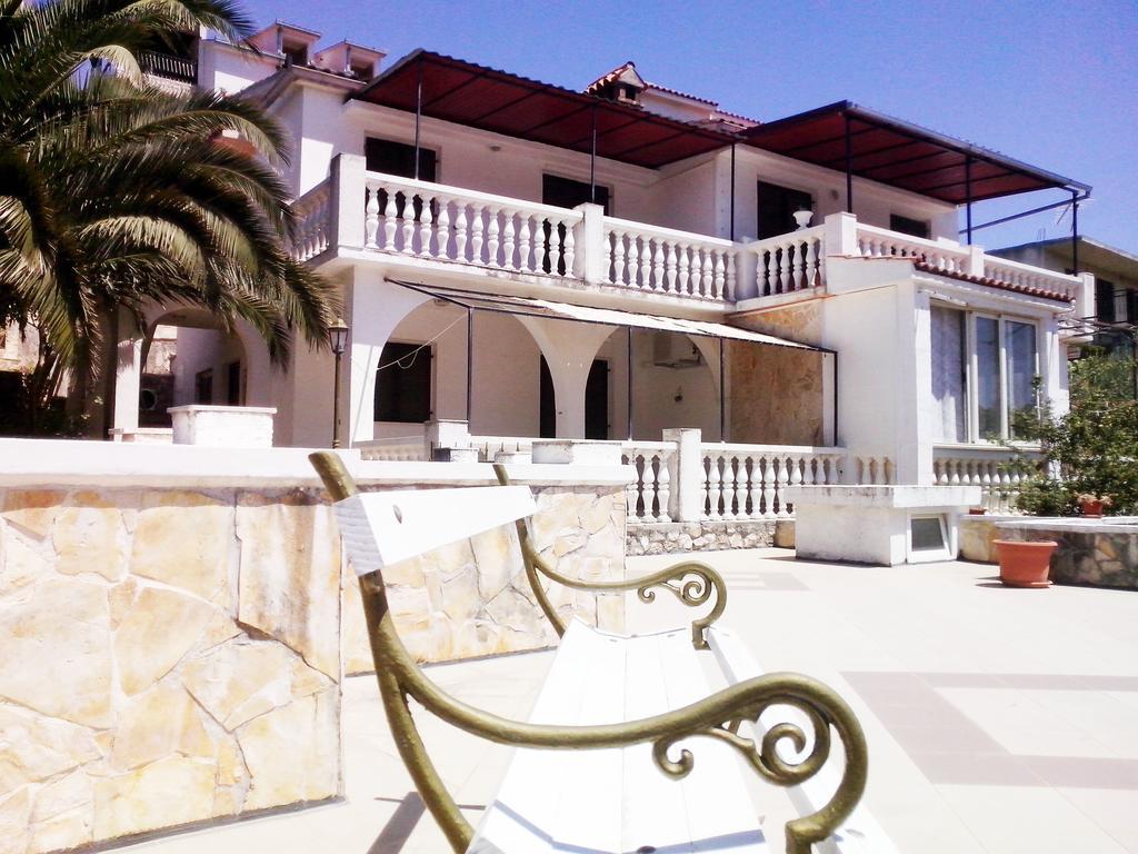 Apartments Carmen Vinišće 客房 照片